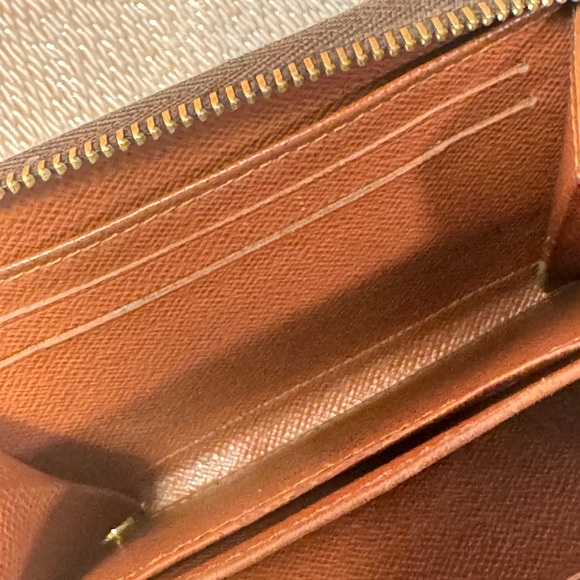 Louis Vuitton Card holder Zipper round Monogram wallet - Picture 9 of 15